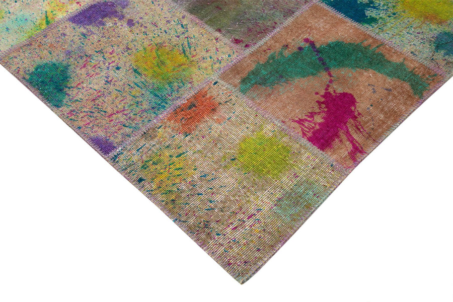 Multicolor Abstract Vintage Turkish Rug 305x406 cm (10' x 13'4") – in the living room
