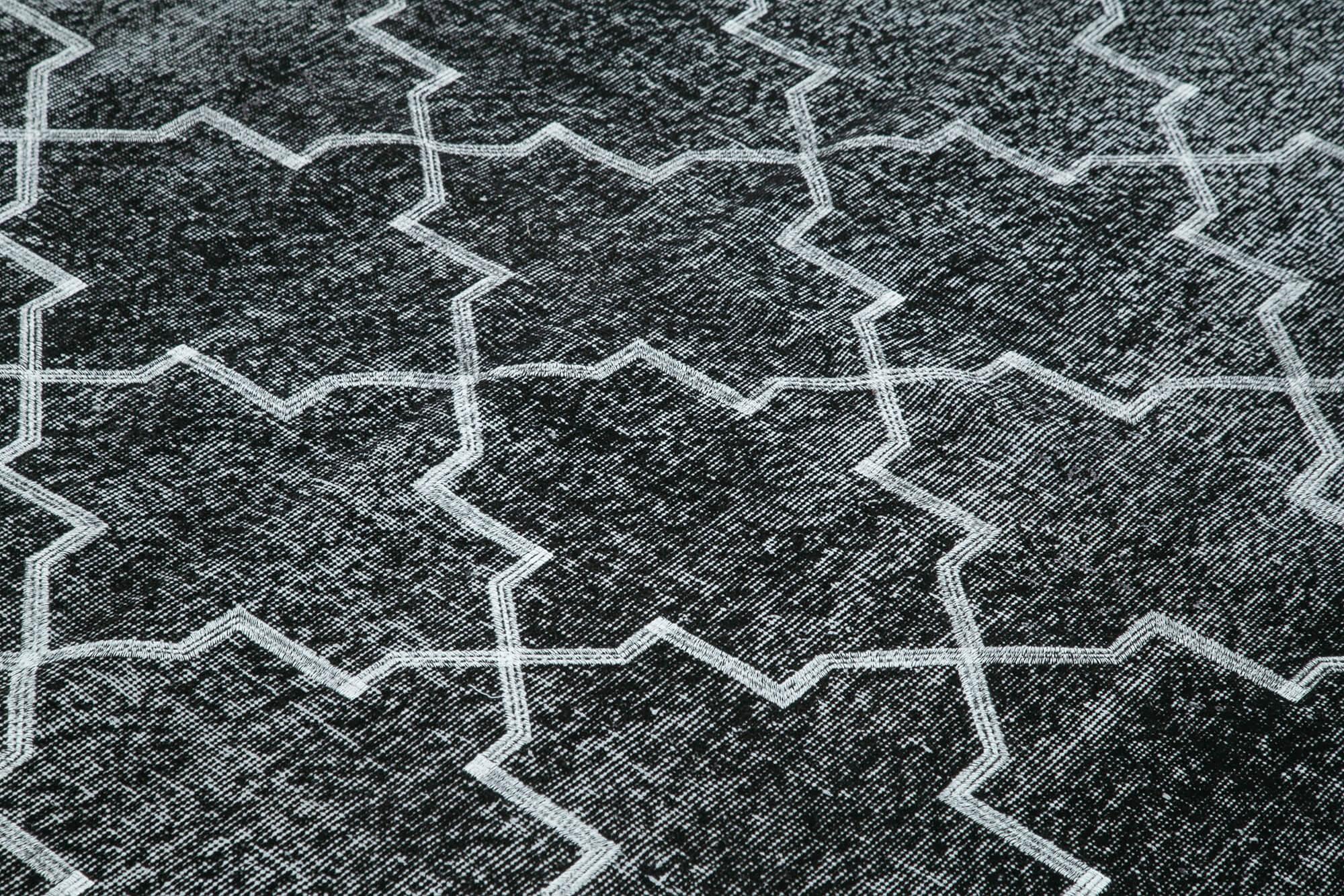 Geometric Carpet Siyah Geometrik Pamuk Yün El Dokuma Halısı 231x300 Agacan
