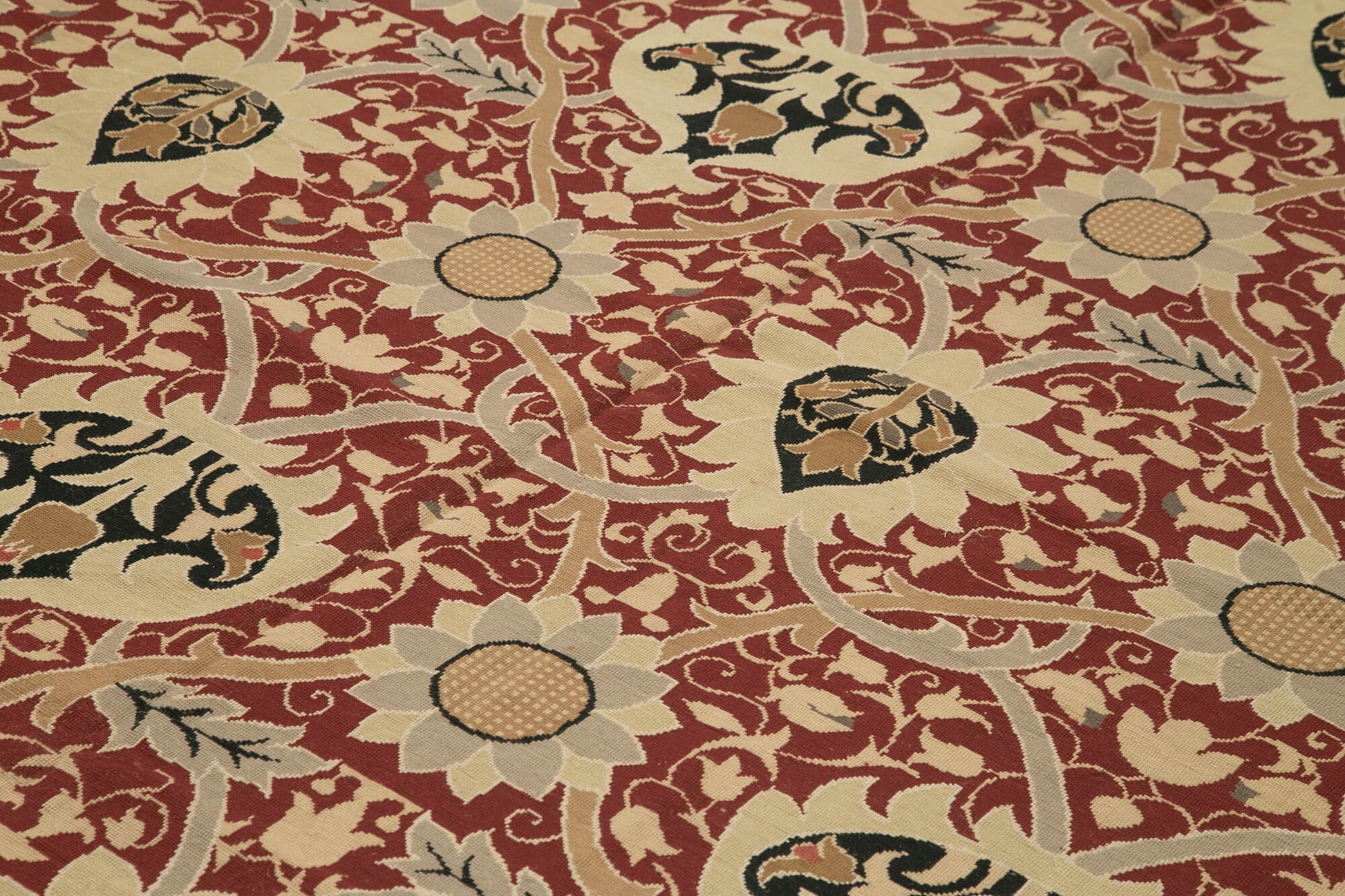 Needlepoint Floral Kırmızı Çiçekli Pamuk Yün El Dokuma Halısı 278x368 Agacan