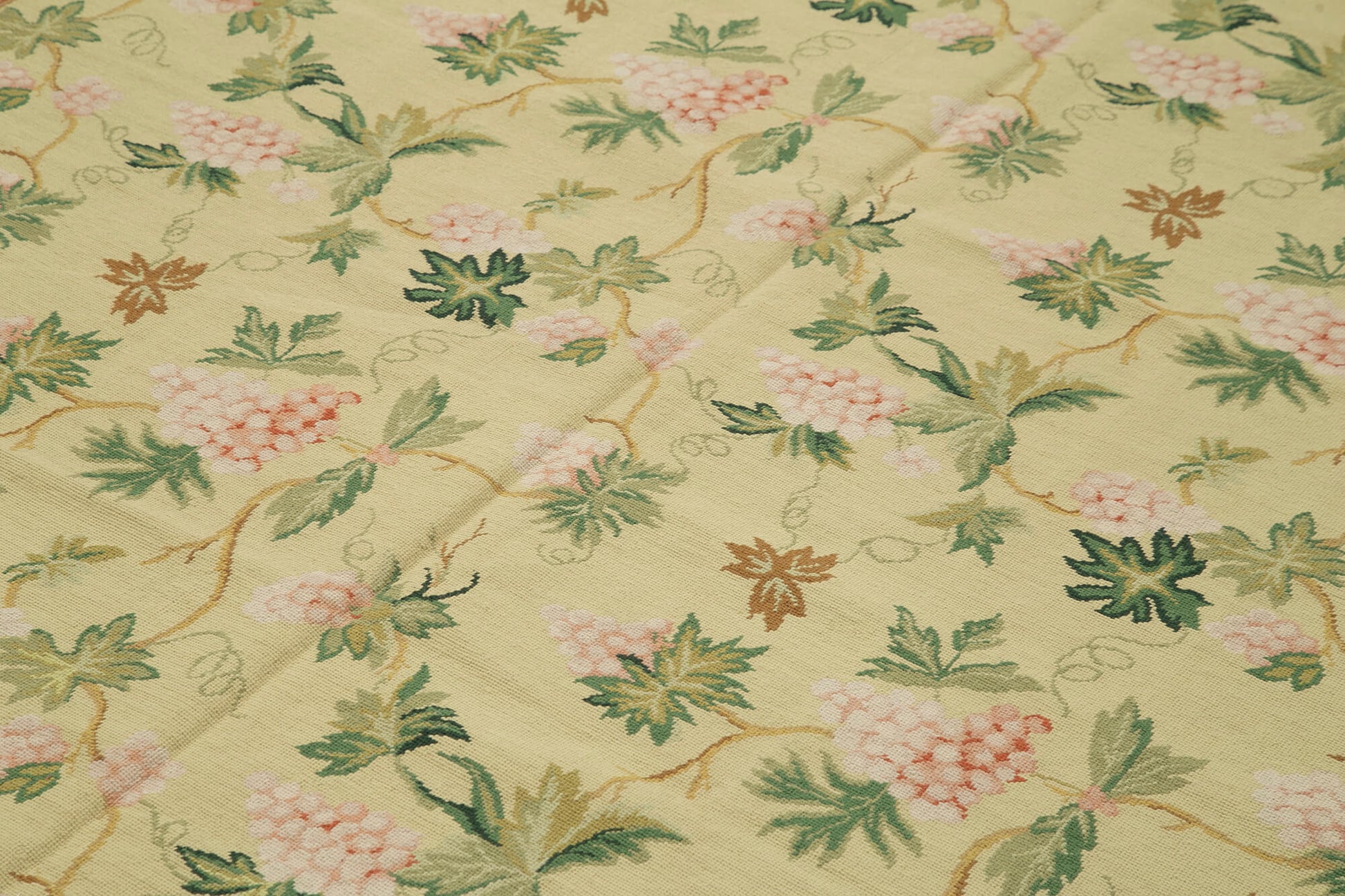 Needlepoint Floral Bej Çiçekli Pamuk Yün El Dokuma Halısı 182x270 Agacan