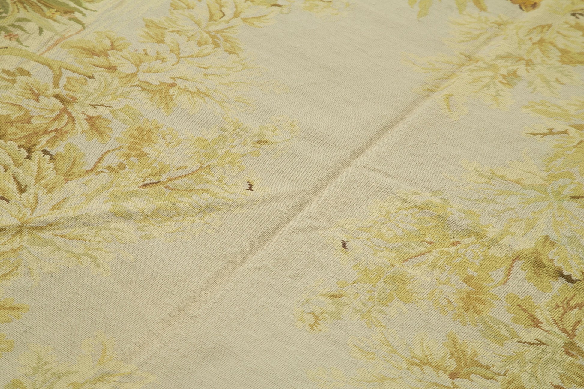 Needlepoint Floral Bej Çiçekli Pamuk Yün El Dokuma Halısı 189x279 Agacan