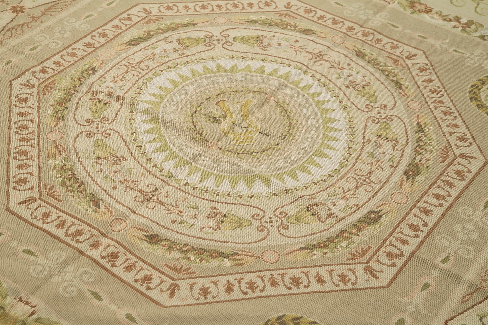 Needlepoint Floral Bej Çiçekli Pamuk Yün El Dokuma Halısı 184x276 Agacan