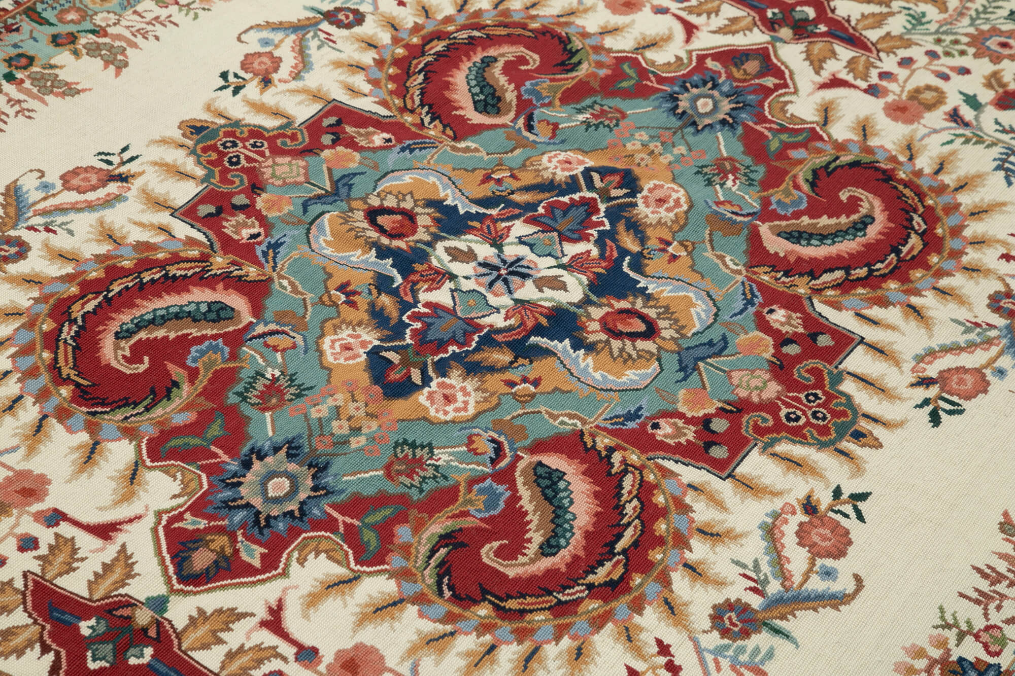 Needlepoint Floral Bej Çiçekli Pamuk Yün El Dokuma Halısı 167x260 Agacan