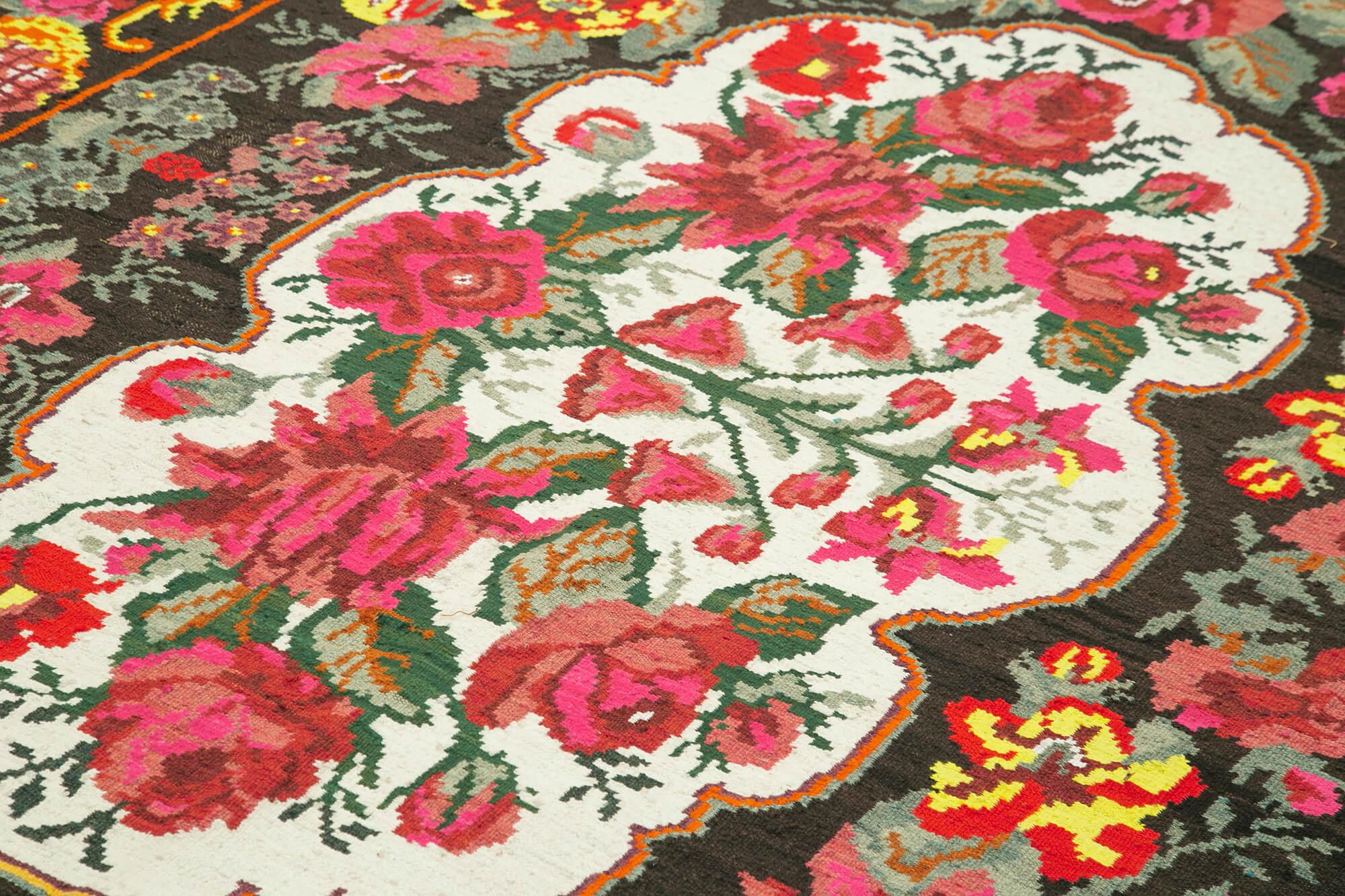 Moldovian Floral Siyah Çiçekli Pamuk Yün Keçi Tüyü El Dokuma Halısı 219x326 Agacan
