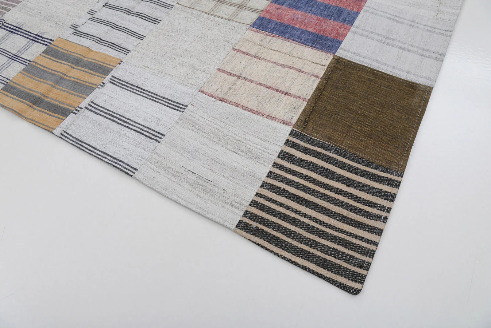 Kırk Yama Bej Patchwork Pamuk Yün El Dokuma Halısı 202x298 Agacan