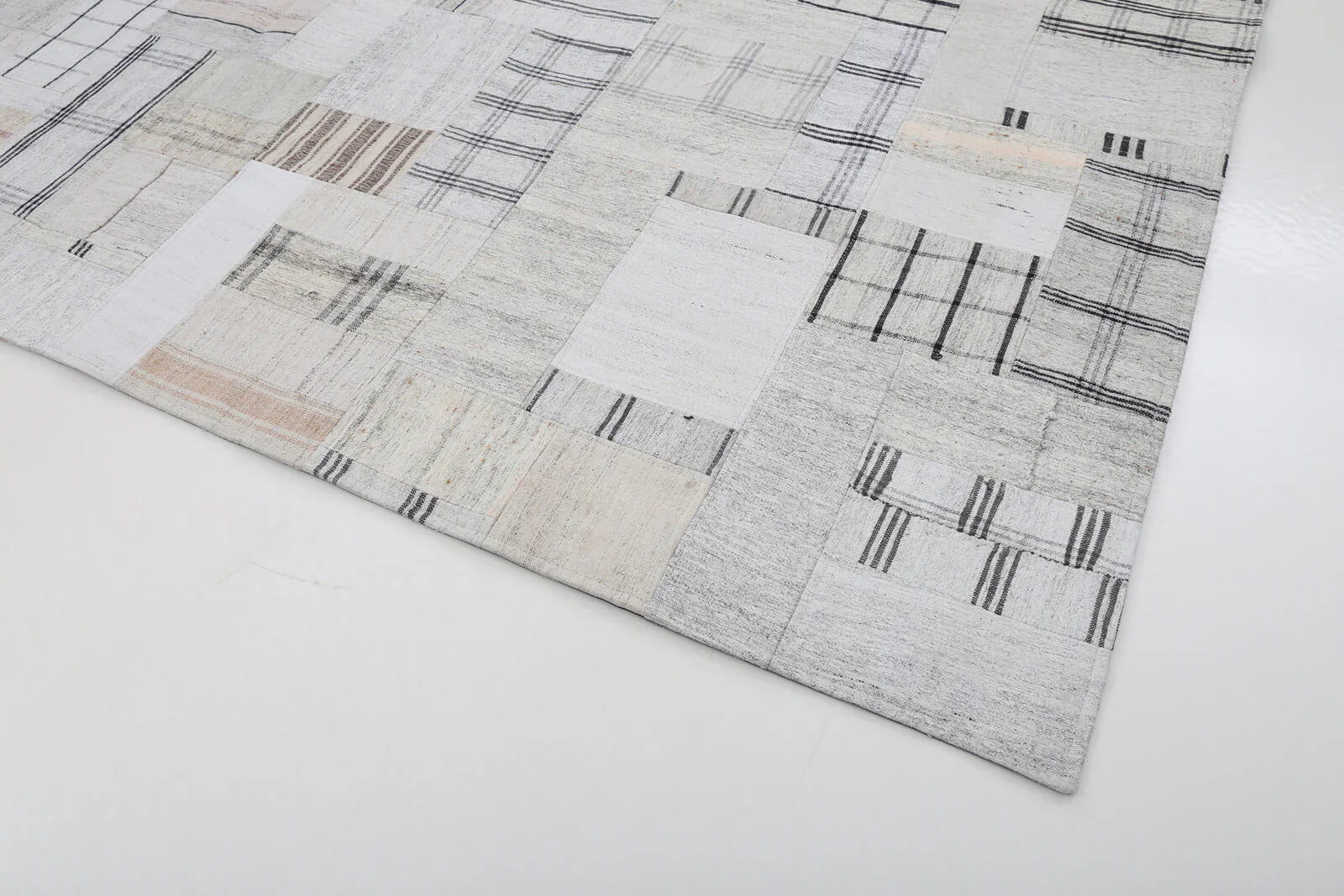Kırk Yama Bej Patchwork Pamuk Yün El Dokuma Halısı 253x305 Agacan