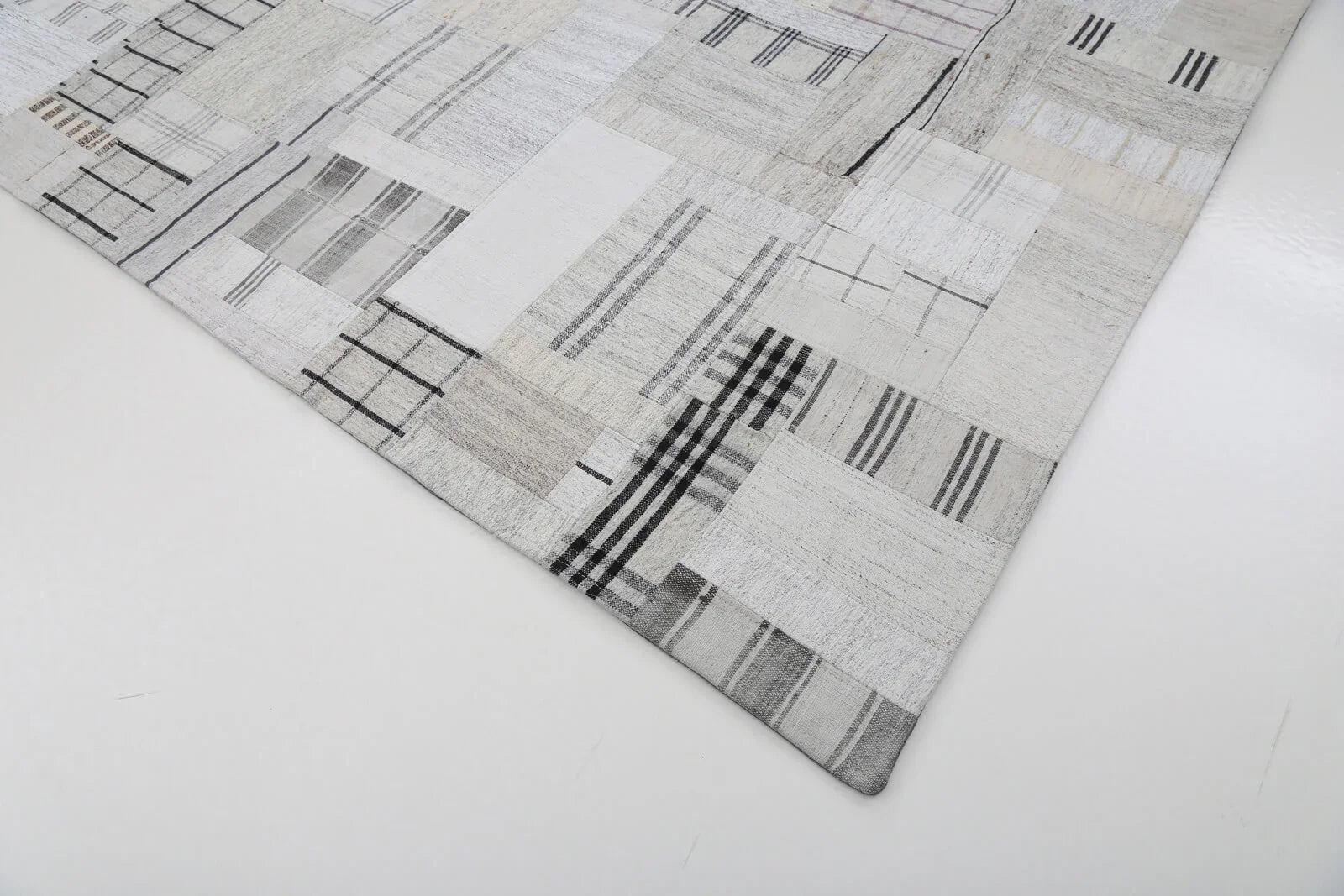 Kırk Yama Bej Patchwork Pamuk Yün El Dokuma Halısı 253x304 Agacan