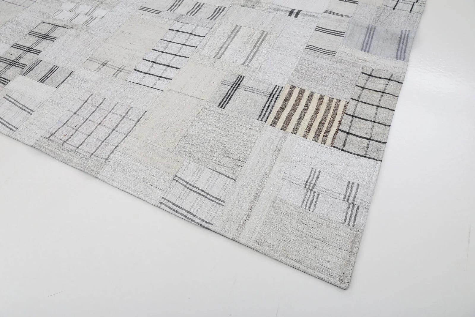 Kırk Yama Bej Patchwork Pamuk Yün El Dokuma Halısı 252x305 Agacan