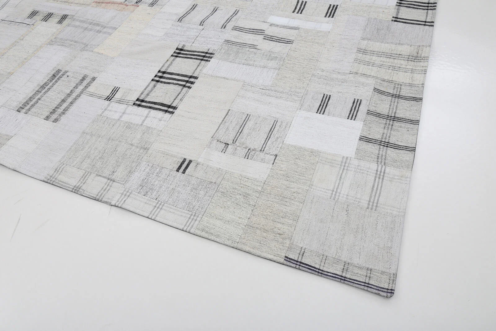 Kırk Yama Bej Patchwork Pamuk Yün El Dokuma Halısı 265x370 Agacan