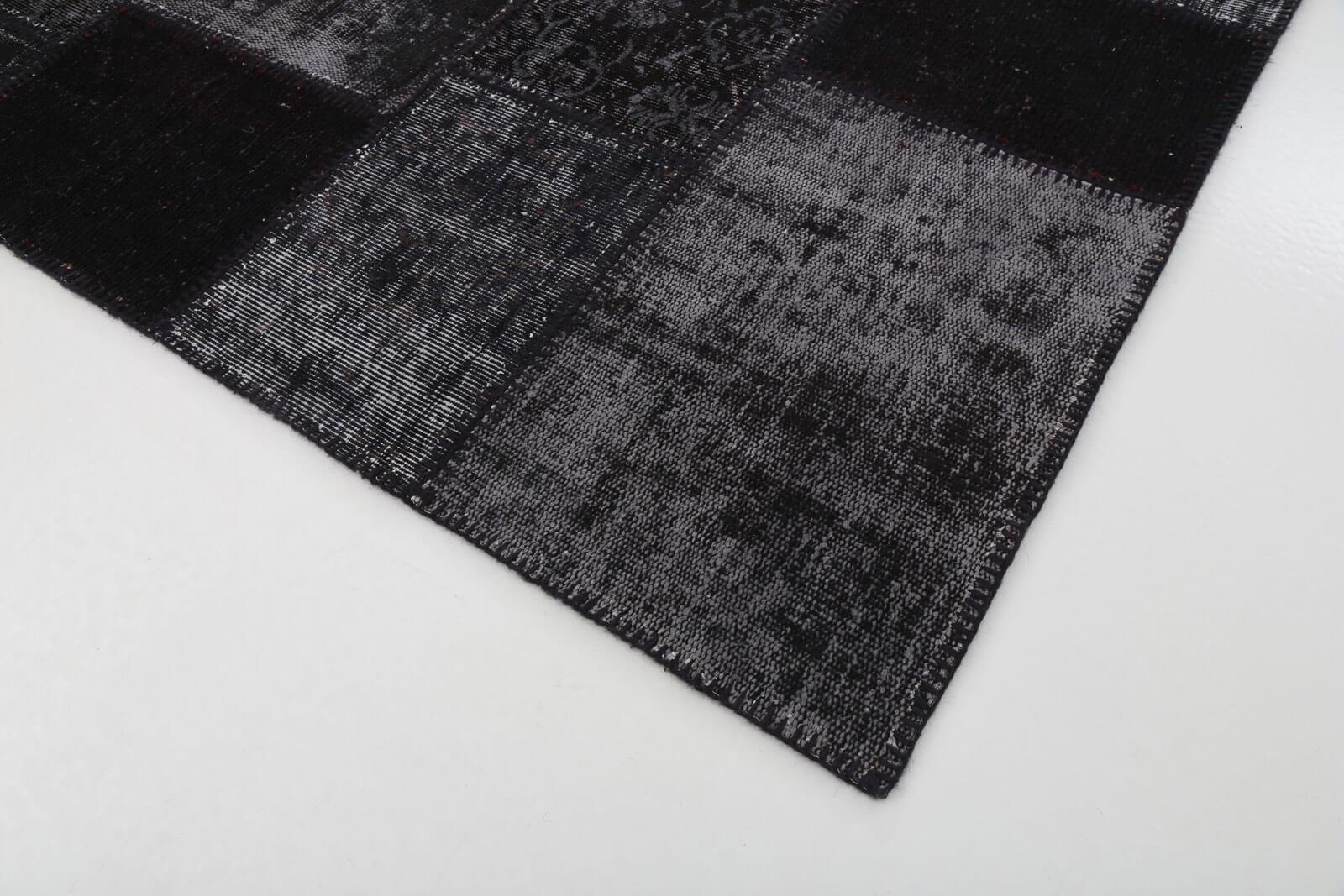 Flag Patchwork Siyah Figürlü Pamuk Yün El Dokuma Halısı 200x305 Agacan