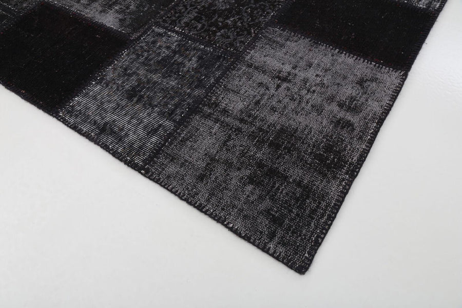 Schwarzer Vintage Teppich Geometrisch Handgeknüpft 200x305 cm – im Wohnzimmer