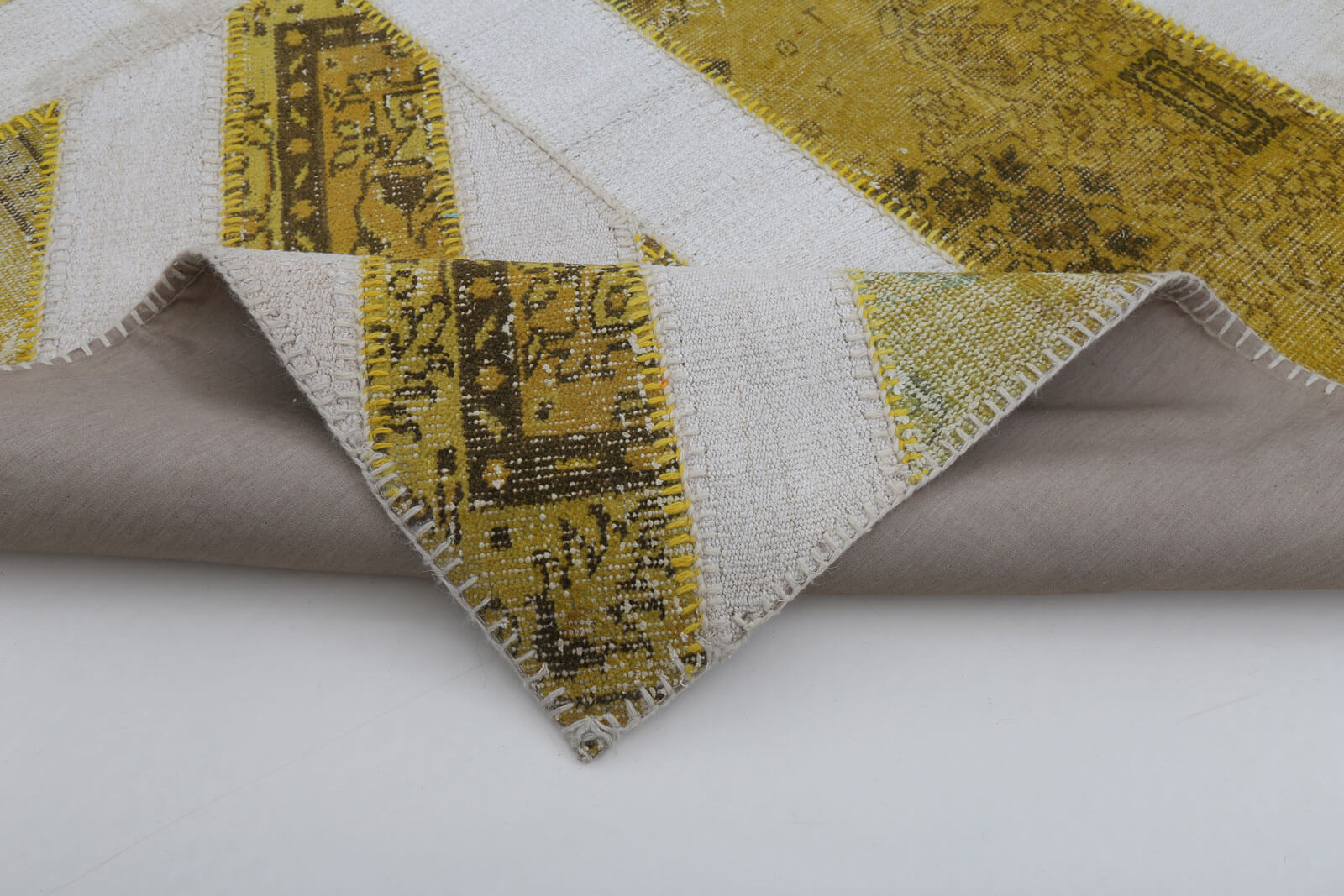 Flag Patchwork Sarı Figürlü Pamuk Yün El Dokuma Halısı 205x305 Agacan