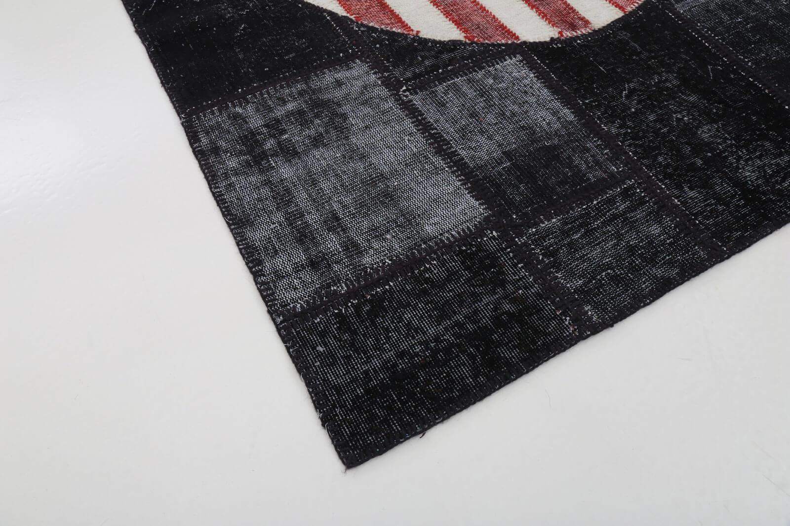 Flag Patchwork Siyah Figürlü Pamuk Yün El Dokuma Halısı 171x246 Agacan