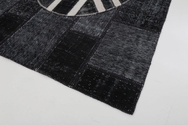 Flag Patchwork Siyah Figürlü Pamuk Yün El Dokuma Halısı 173x248 Agacan