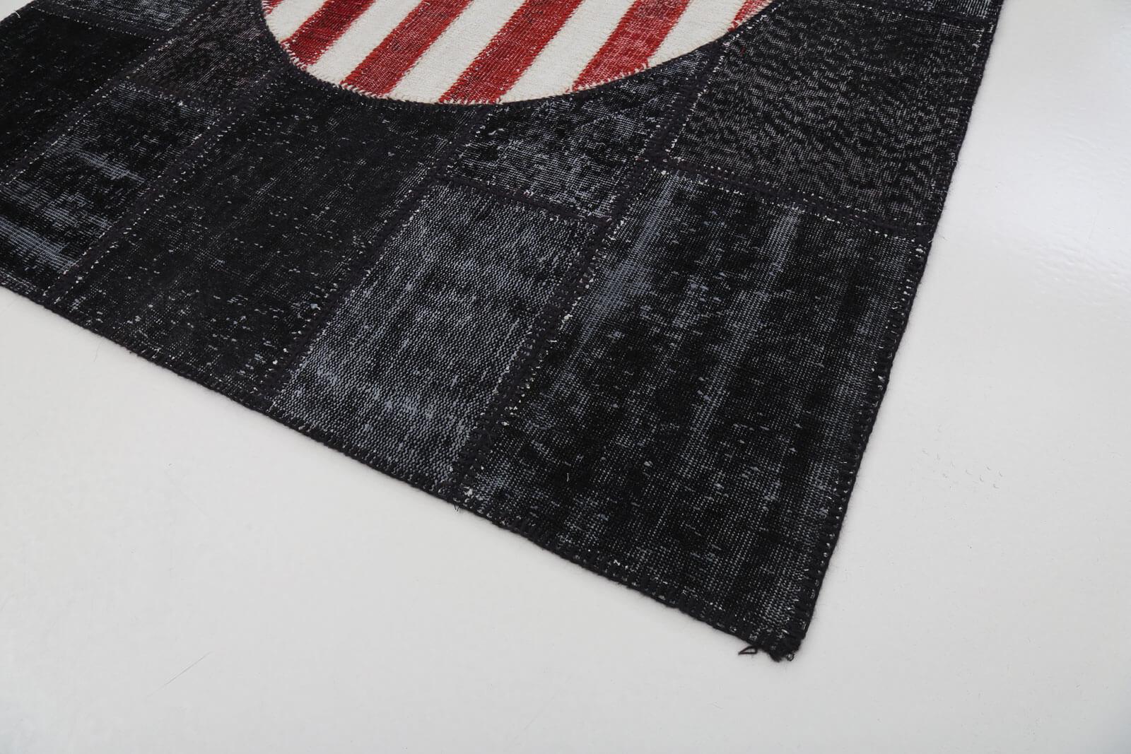 Flag Patchwork Siyah Figürlü Pamuk Yün El Dokuma Halısı 173x247 Agacan