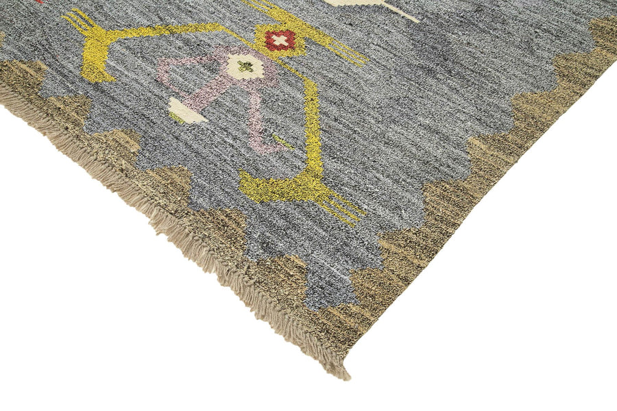 Grauer Vintage Wollteppich mit Ethno-Muster 247x312 cm – im Wohnzimmer