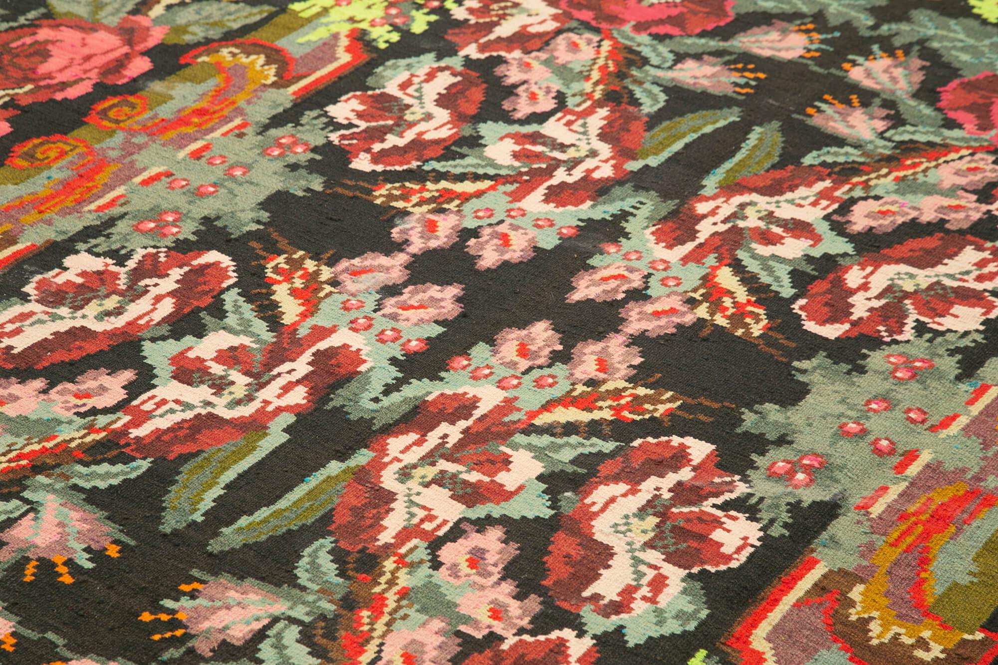 Moldovian Floral Siyah Çiçekli Pamuk Yün Keçi Tüyü El Dokuma Halısı 218x338 Agacan