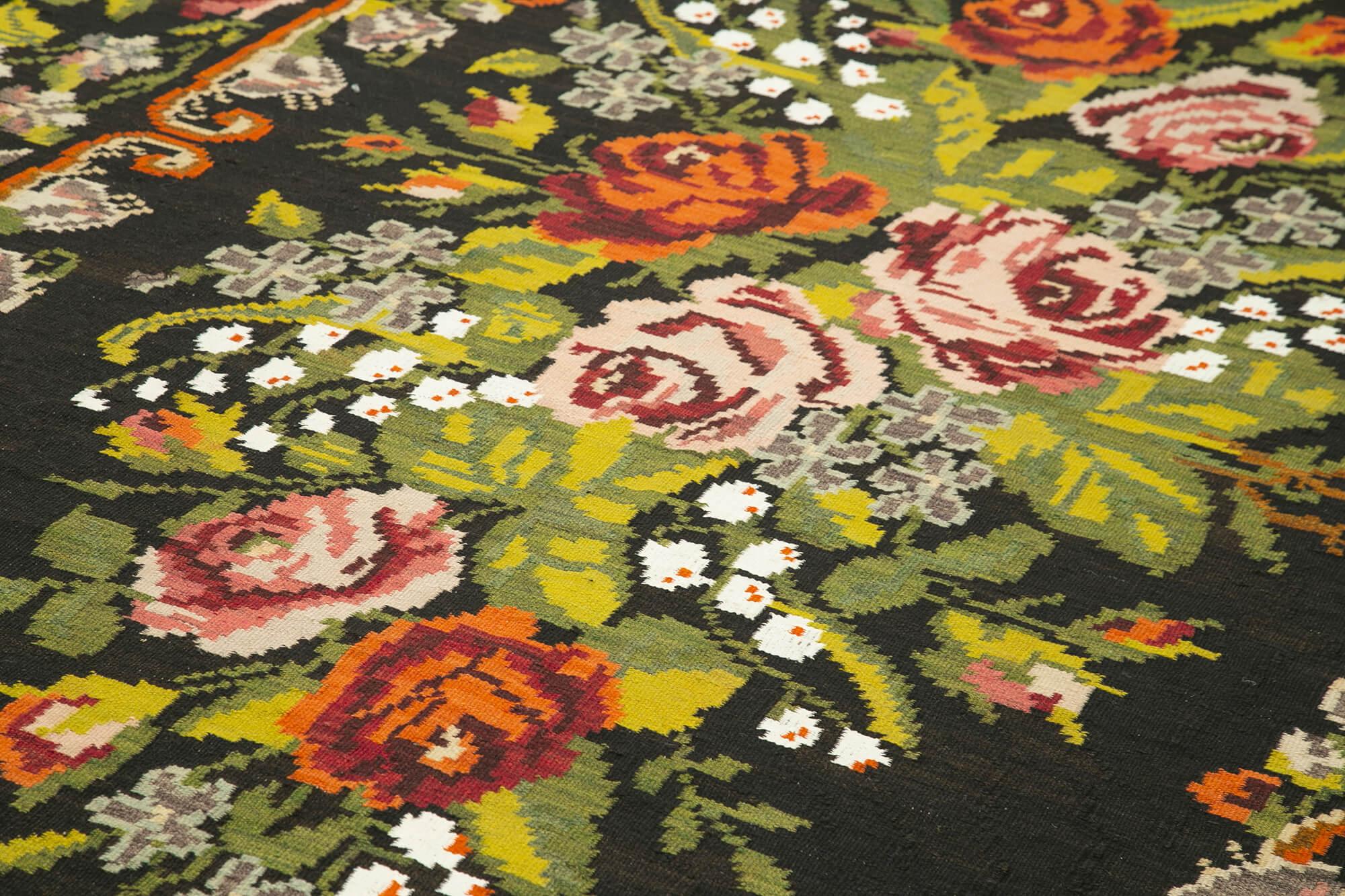 Moldovian Floral Siyah Çiçekli Pamuk Keçi Tüyü Yün El Dokuma Halısı 210x513 Agacan
