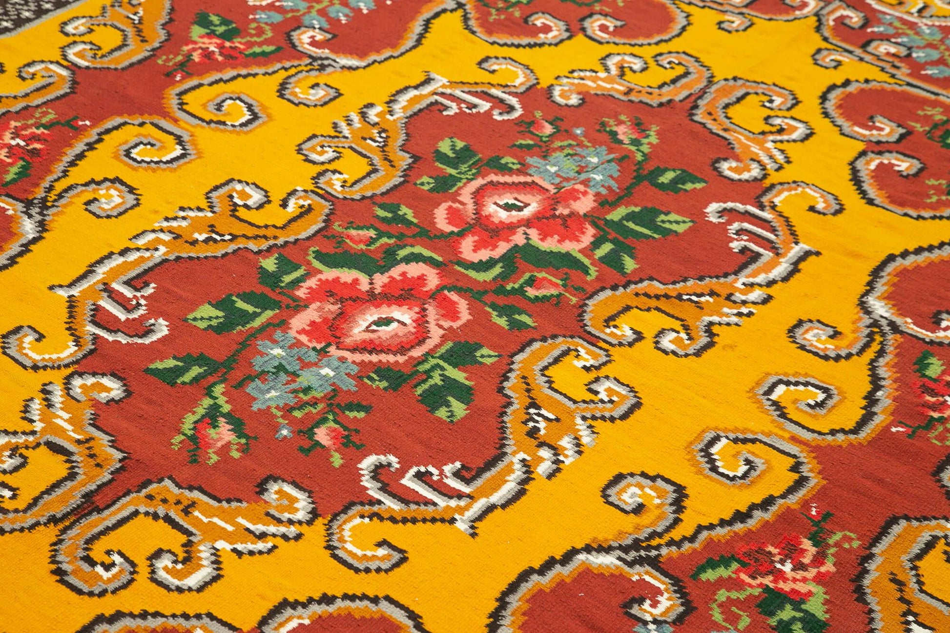 Moldovian Floral Sarı Çiçekli Pamuk Yün Keçi Tüyü El Dokuma Halısı 182x246 Agacan