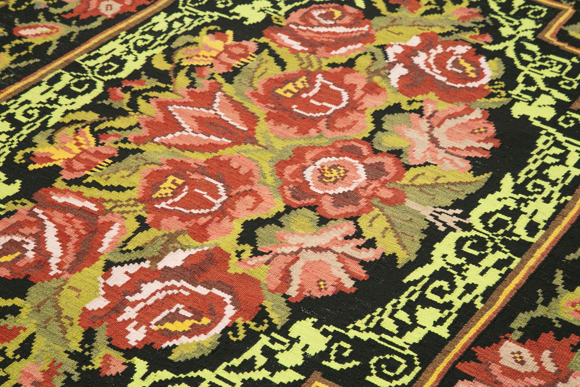 Moldovian Floral Siyah Çiçekli Pamuk Yün Keçi Tüyü El Dokuma Halısı 187x289 Agacan