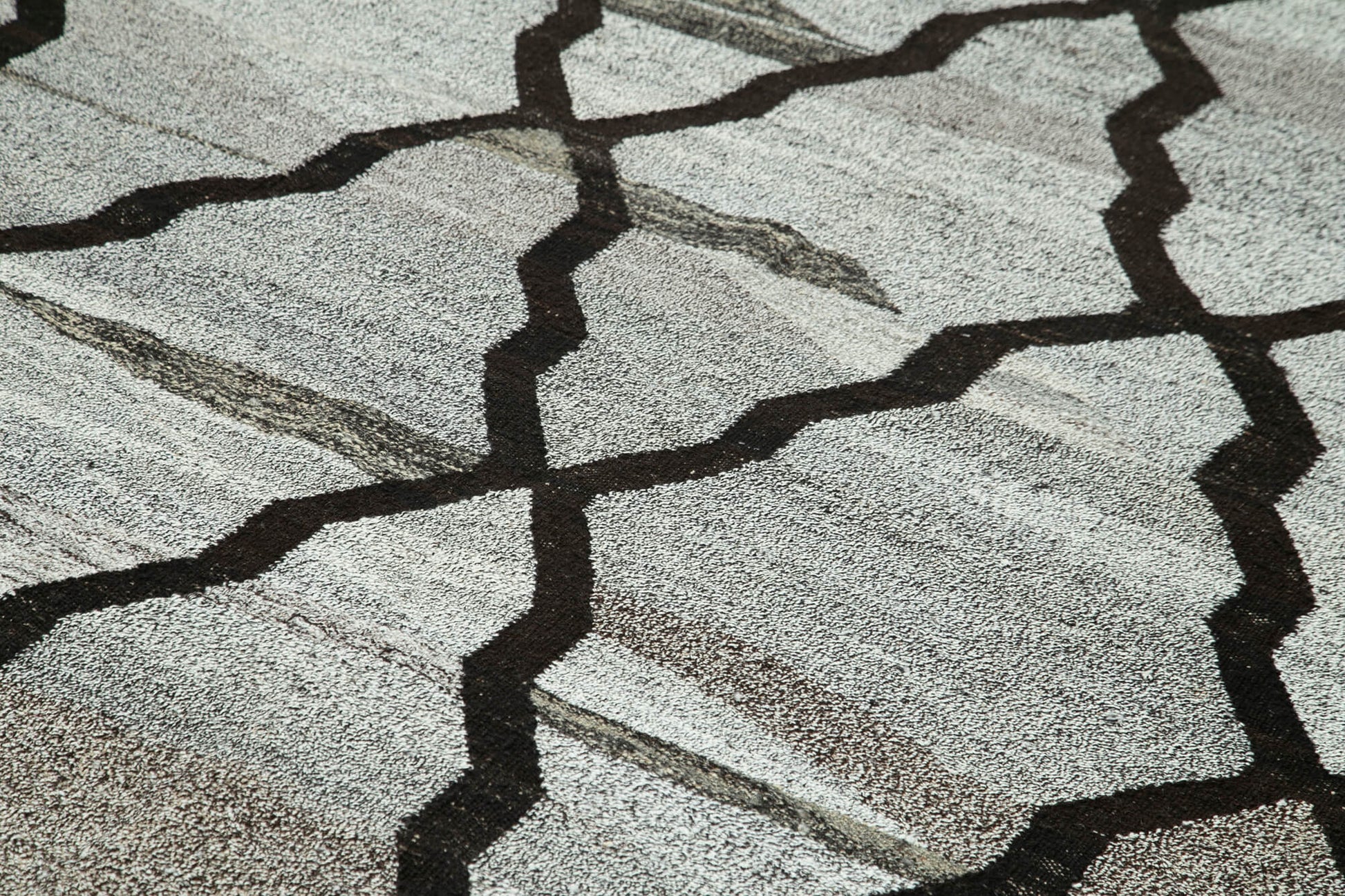 Scrap Gri Geometrik Pamuk Yün El Dokuma Halısı 241x303 Agacan