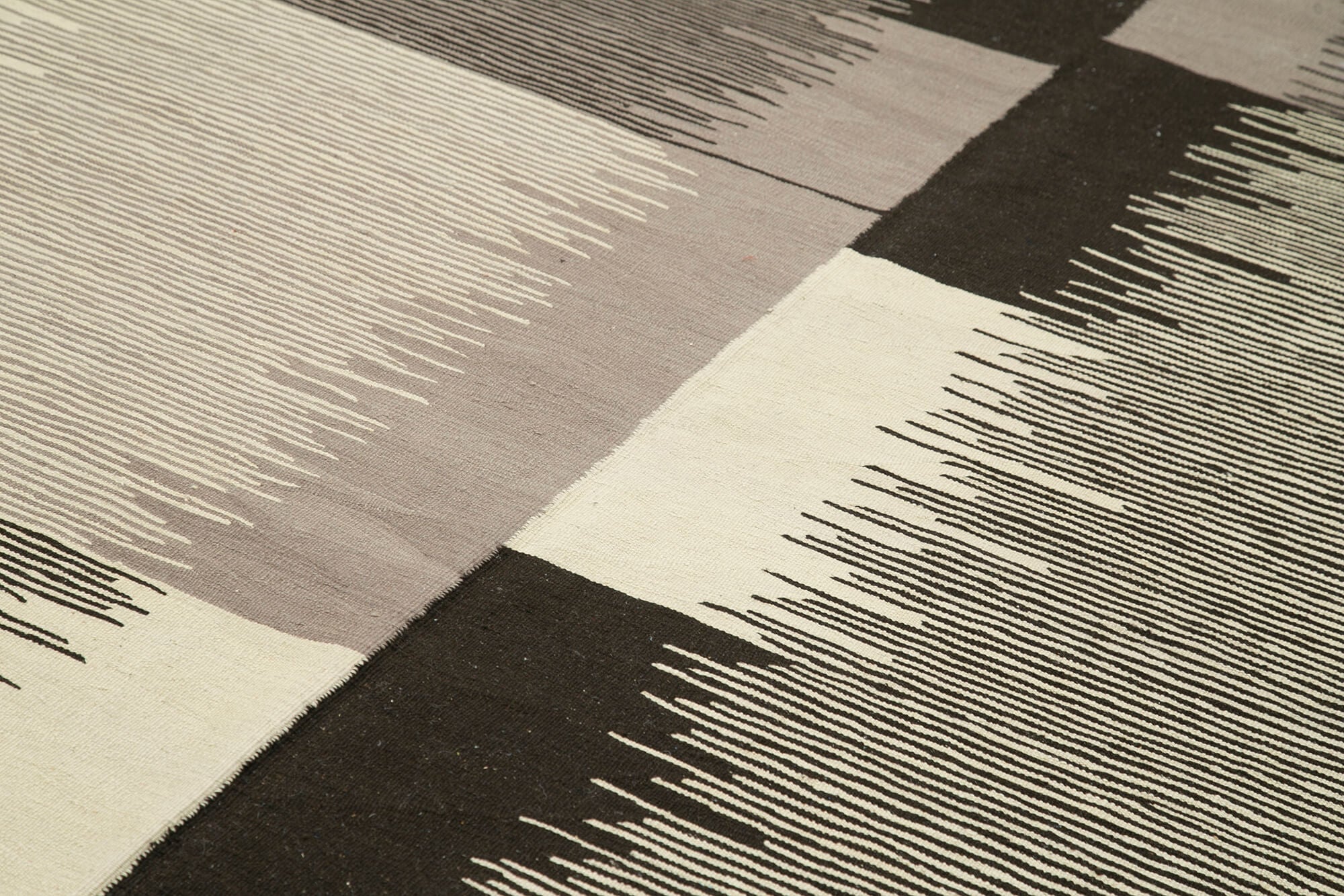 Scrap Siyah Geometrik Pamuk Yün El Dokuma Halısı 215x325 Agacan