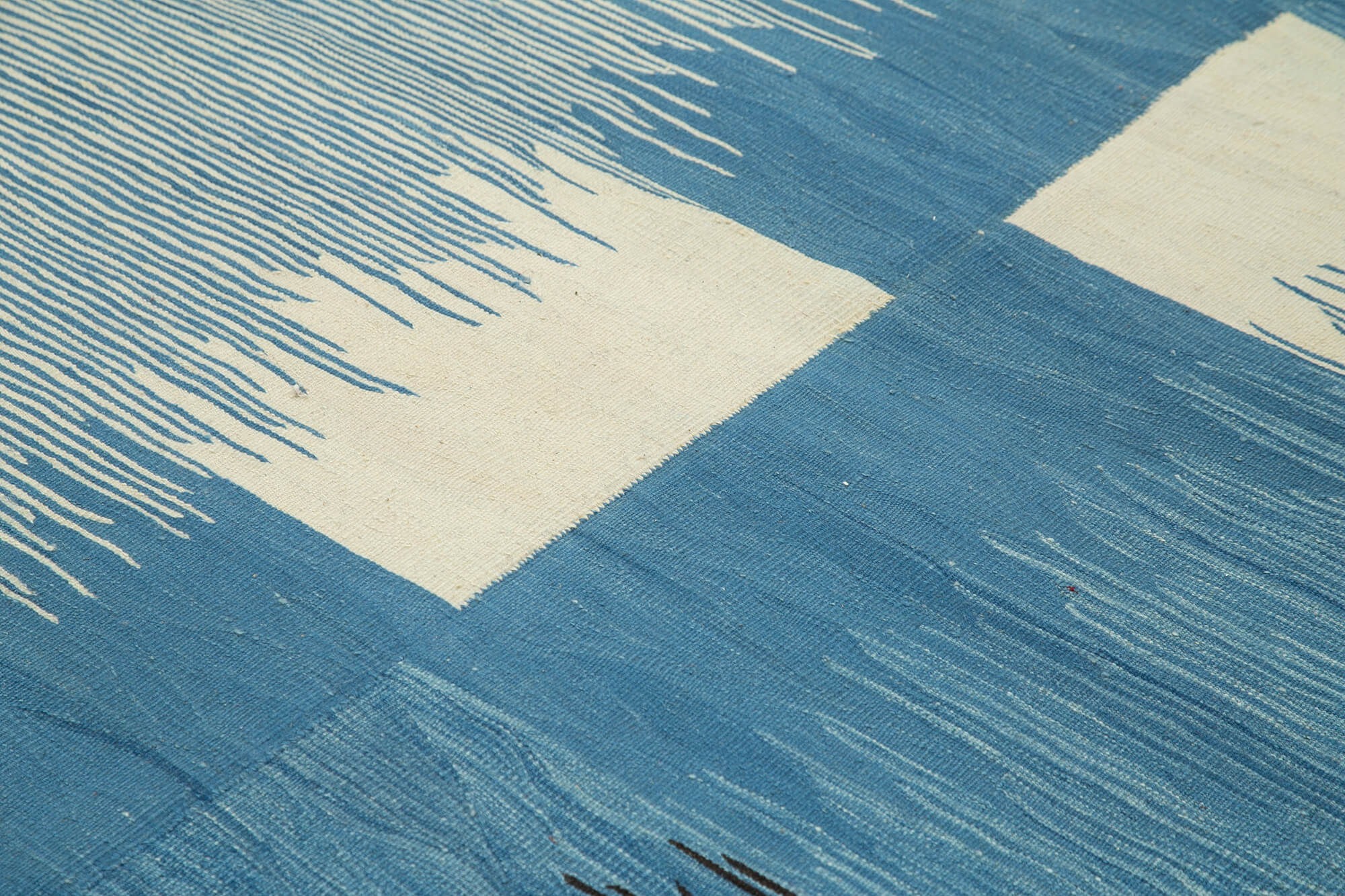 Scrap Mavi Geometrik Pamuk Yün El Dokuma Halısı 220x307 Agacan