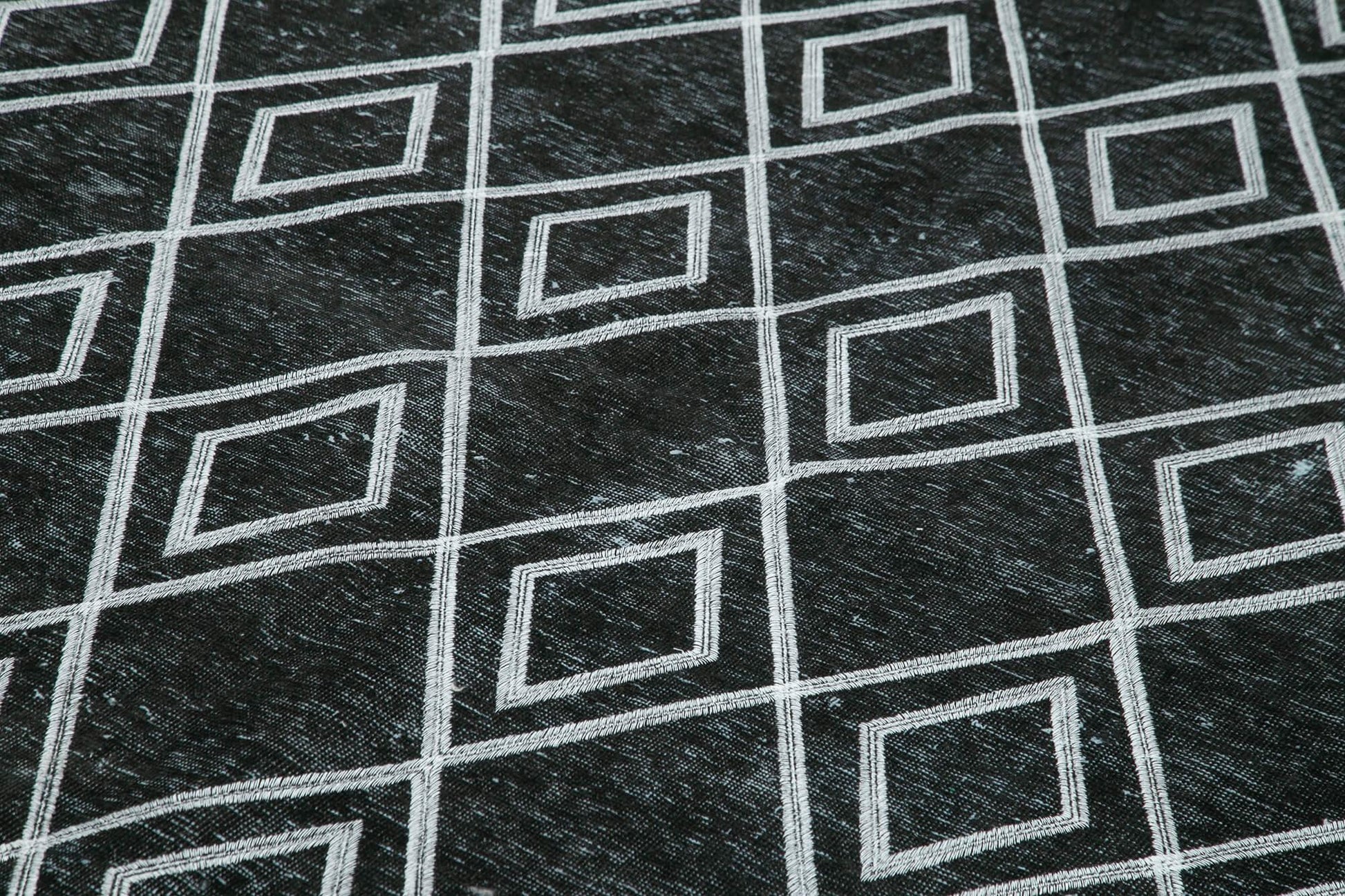 Geometric Carpet Siyah Geometrik Pamuk Yün El Dokuma Halısı 230x342 Agacan