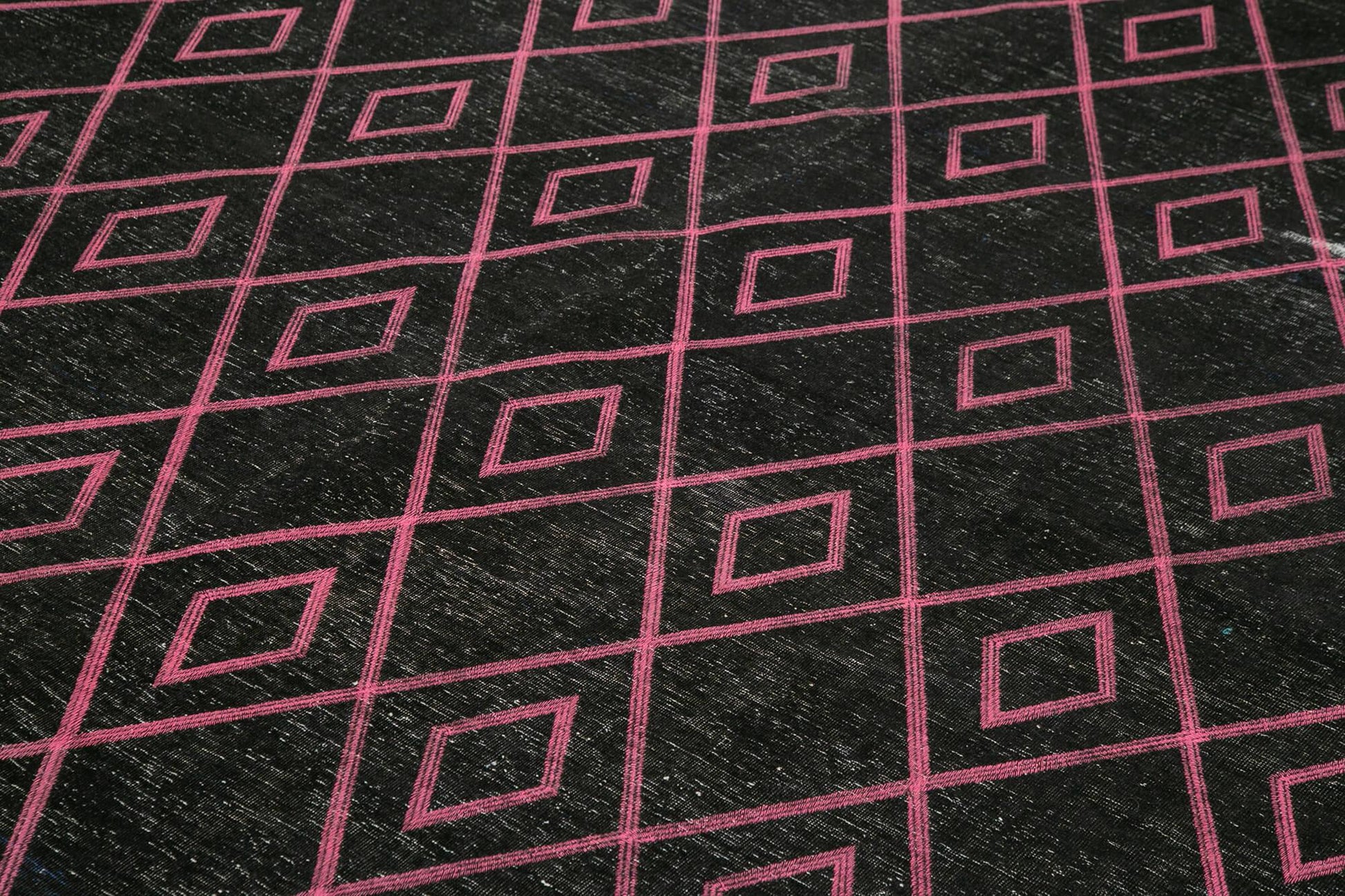 Geometric Carpet Siyah Geometrik Pamuk Yün El Dokuma Halısı 284x412 Agacan