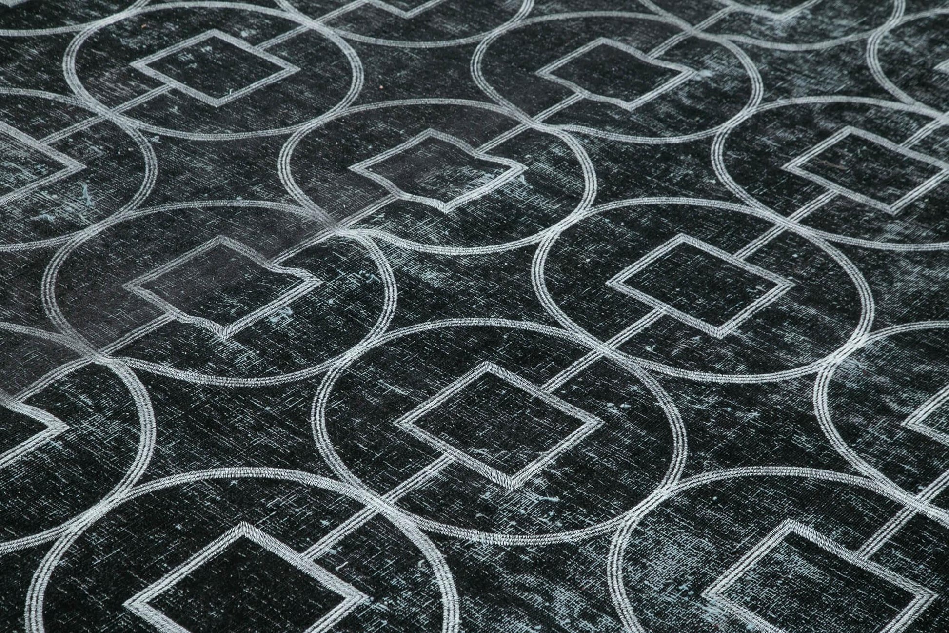 Geometric Carpet Siyah Geometrik Pamuk Yün El Dokuma Halısı 303x377 Agacan