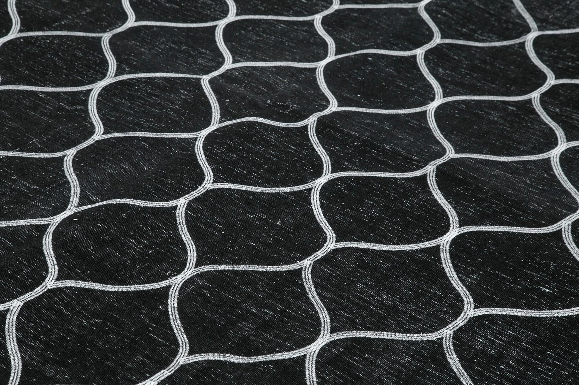 Geometric Carpet Siyah Geometrik Pamuk Yün El Dokuma Halısı 293x406 Agacan