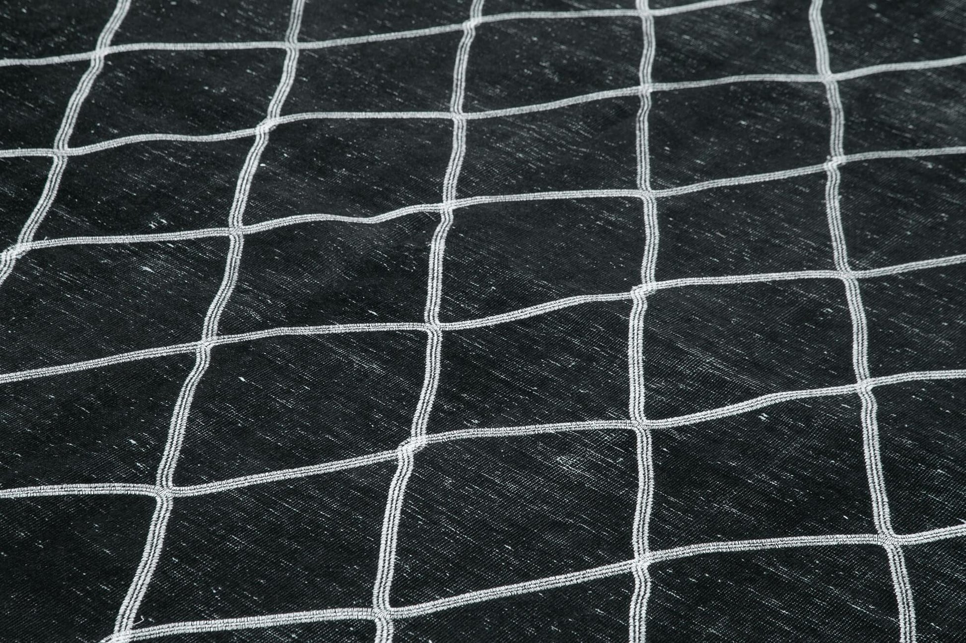 Geometric Carpet Siyah Geometrik Pamuk Yün El Dokuma Halısı 293x394 Agacan