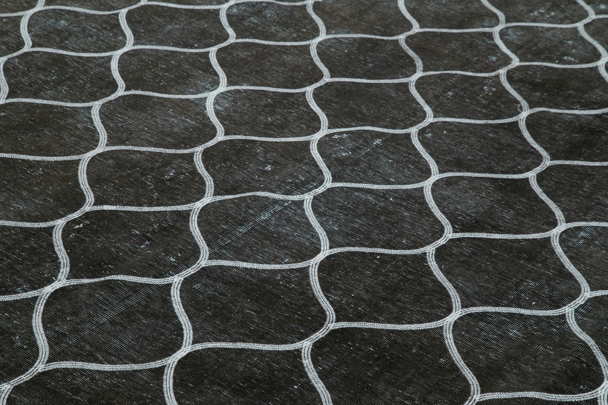 Geometric Carpet Siyah Geometrik Pamuk Yün El Dokuma Halısı 300x381 Agacan