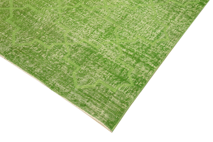 Vintage Green Geometric Hand-Knotted Wool Rug 152x260 cm (5' x 8'6") – in the living room
