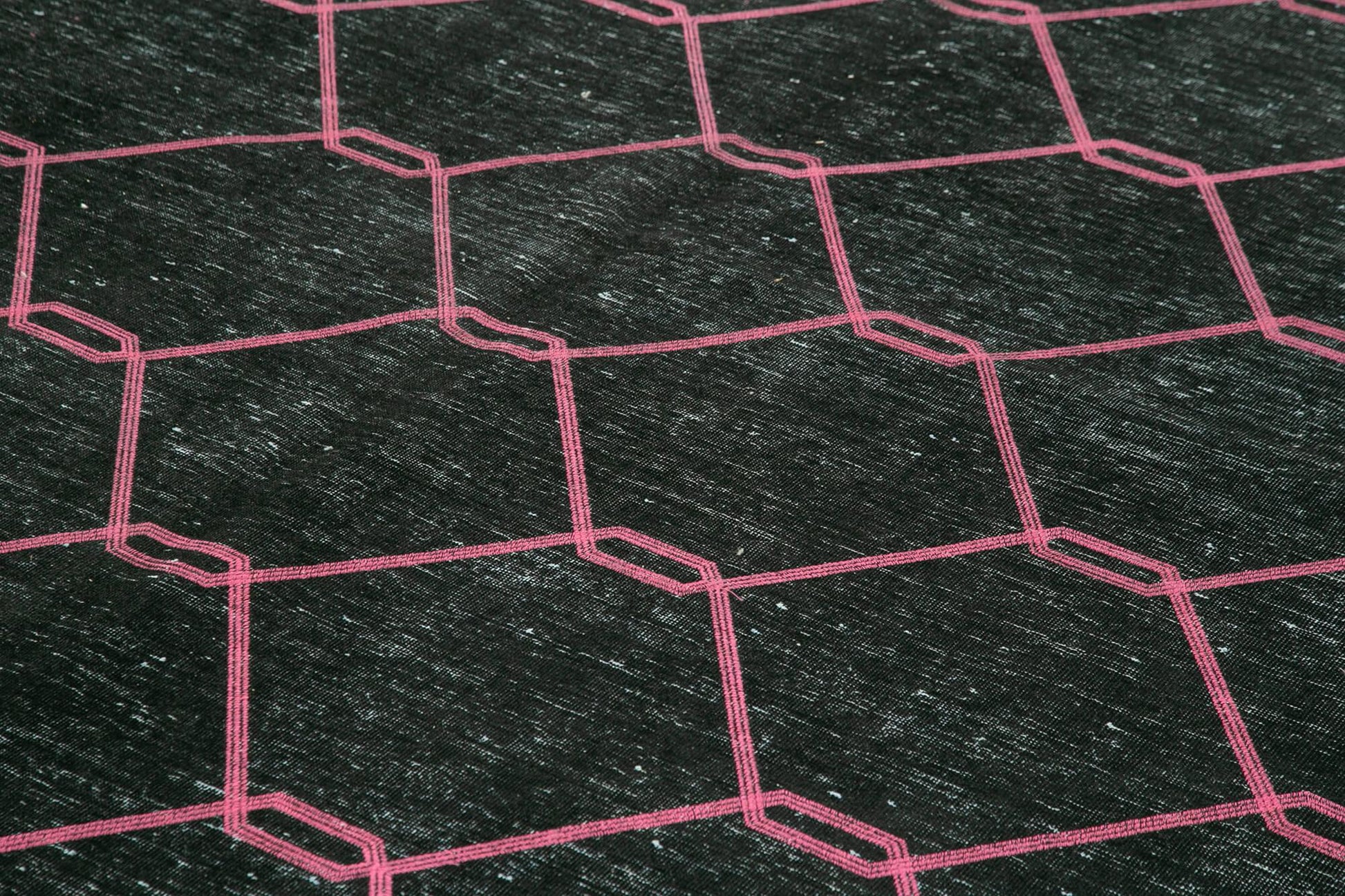 Geometric Carpet Siyah Geometrik Pamuk Yün El Dokuma Halısı 300x462 Agacan