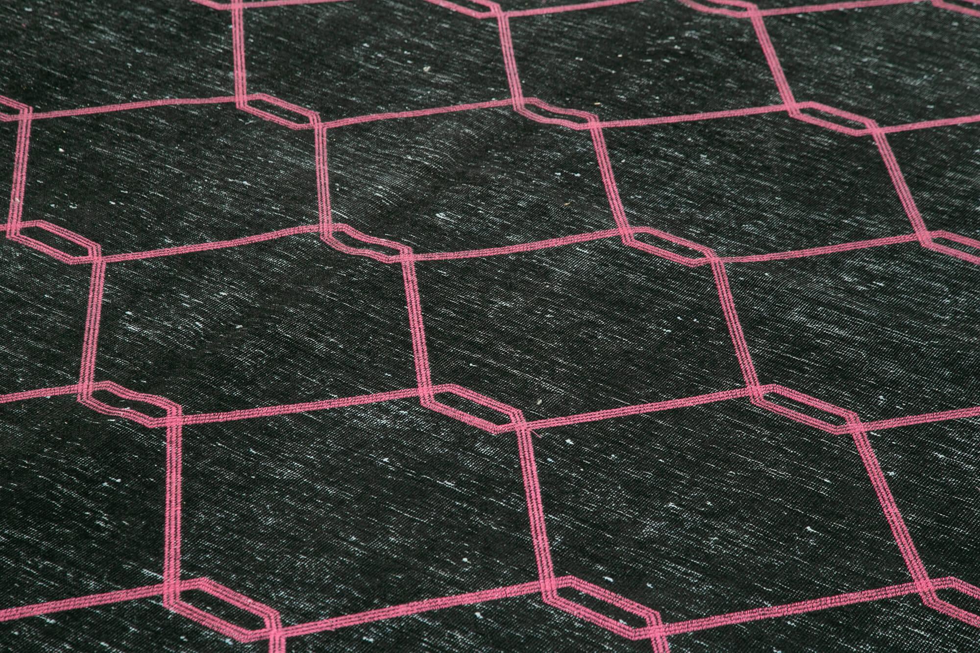 Geometric Carpet Siyah Geometrik Pamuk Yün El Dokuma Halısı 300x462 Agacan