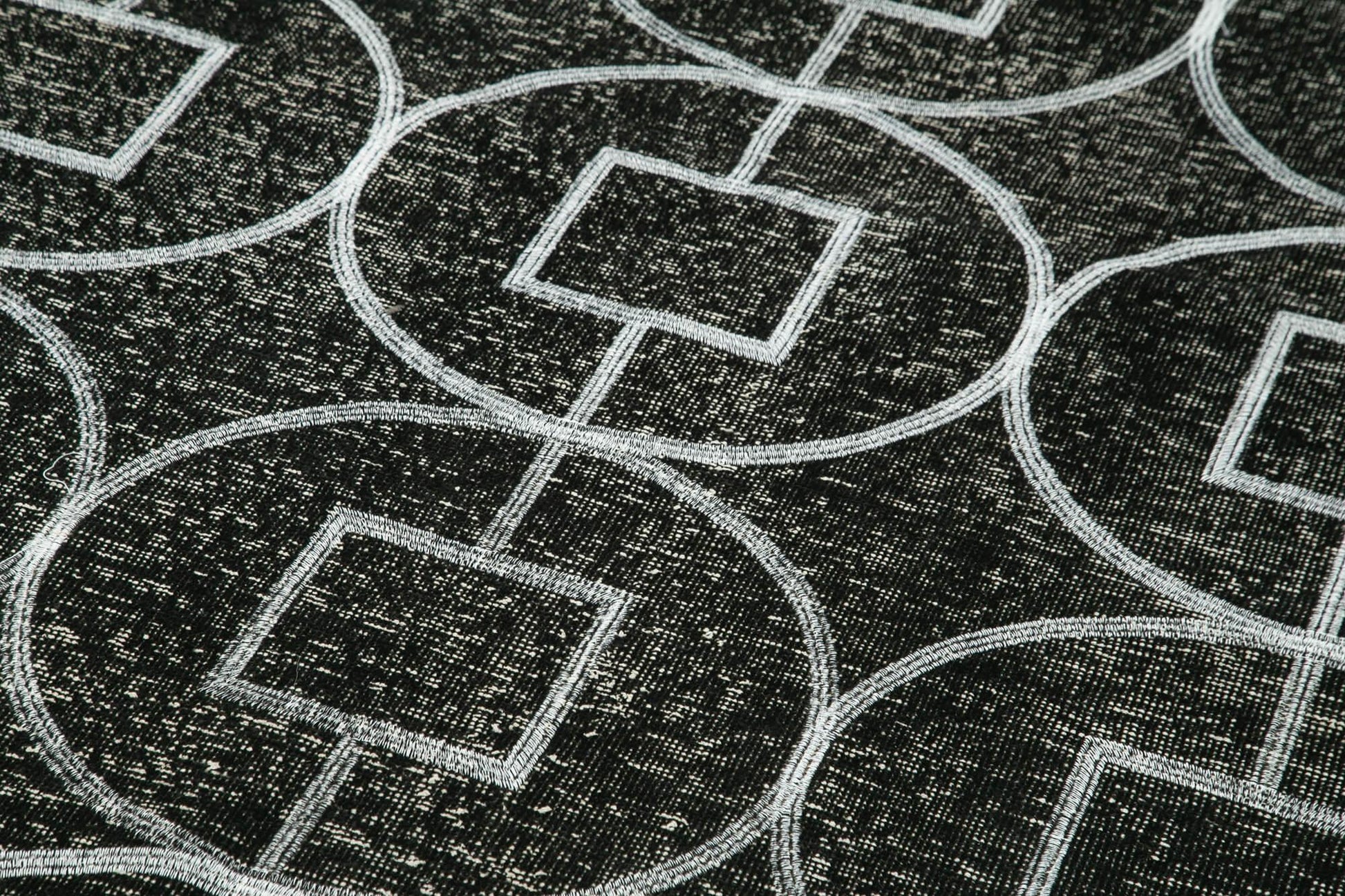 Geometric Carpet Siyah Geometrik Pamuk Yün El Dokuma Halısı 142x389 Agacan