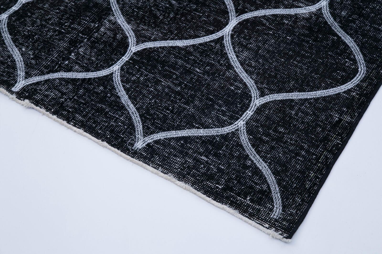 Geometric Carpet Siyah Geometrik Pamuk Yün El Dokuma Halısı 136x384 Agacan