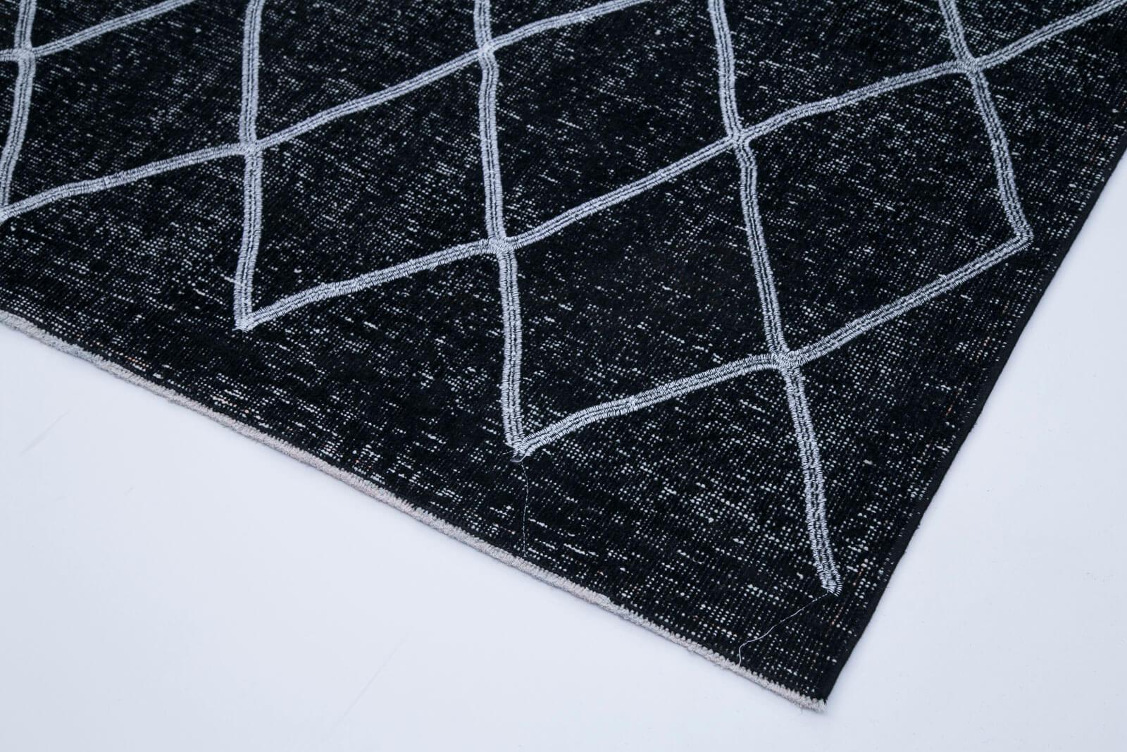 Geometric Carpet Siyah Geometrik Pamuk Yün El Dokuma Halısı 142x392 Agacan