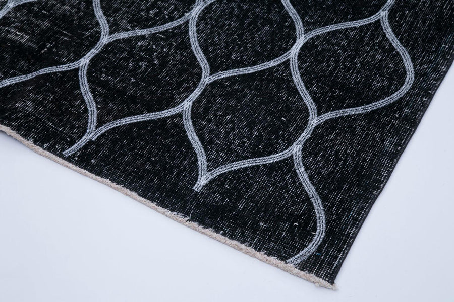 Black & White Geometric Vintage Turkish Runner Rug 150x387 cm (4'11" x 12'8") – in the hallway