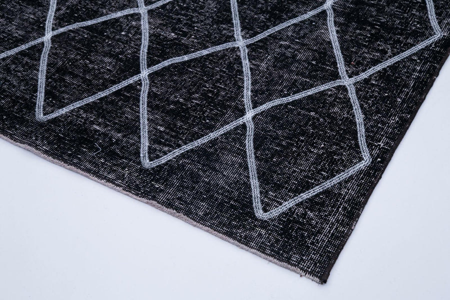 Siyah El Dokuma Halı Geometrik Desenli Vintage Yolluk 144x377 cm – Koridor kullanımı