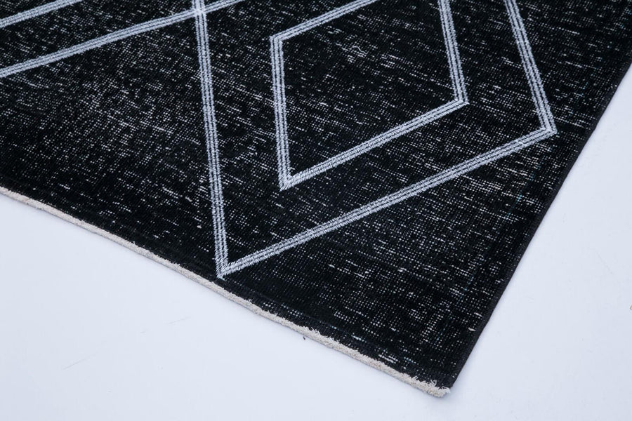 Geometrik Desenli Siyah Beyaz Vintage El Dokuma Yolluk 129x361 cm – Koridor kullanımı
