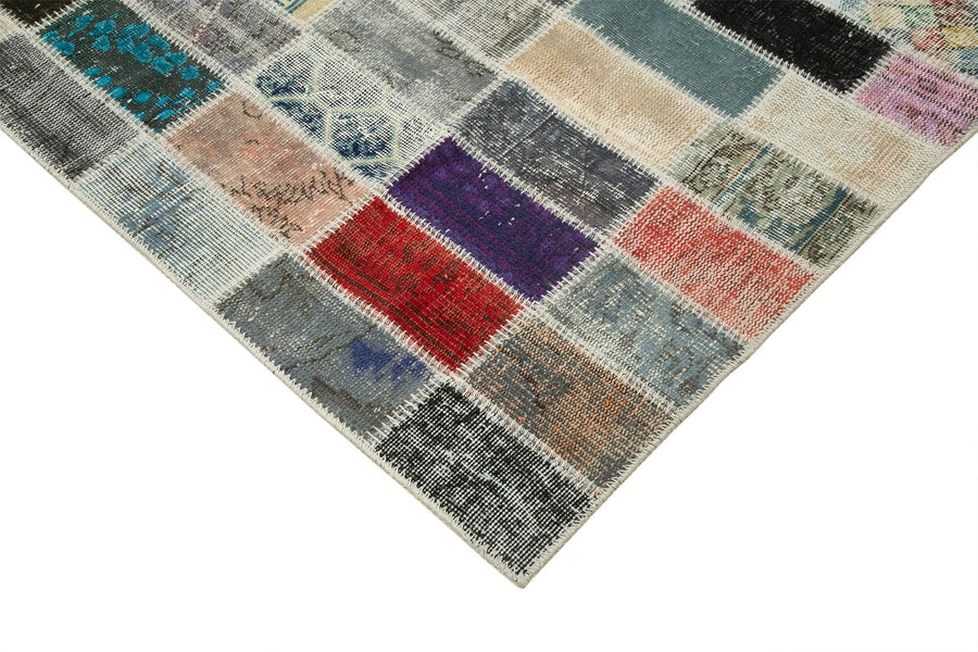 Grey & Multicolor Geometric Vintage Turkish Rug 308x400 cm (10'1" x 13'1") – in the living room