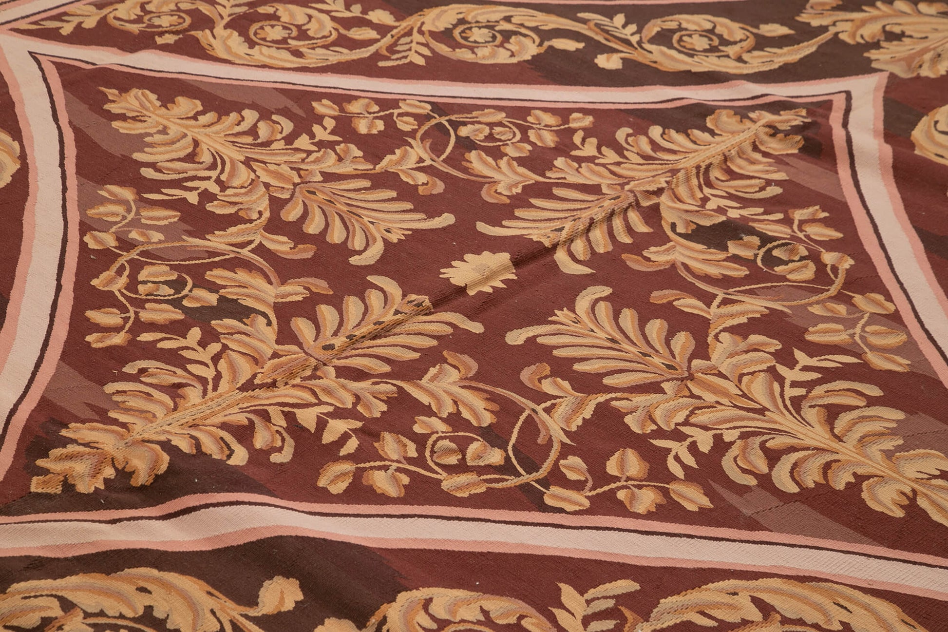 Aubusson Floral Pembe Çiçekli Pamuk Yün El Dokuma Halısı 363x384 Agacan