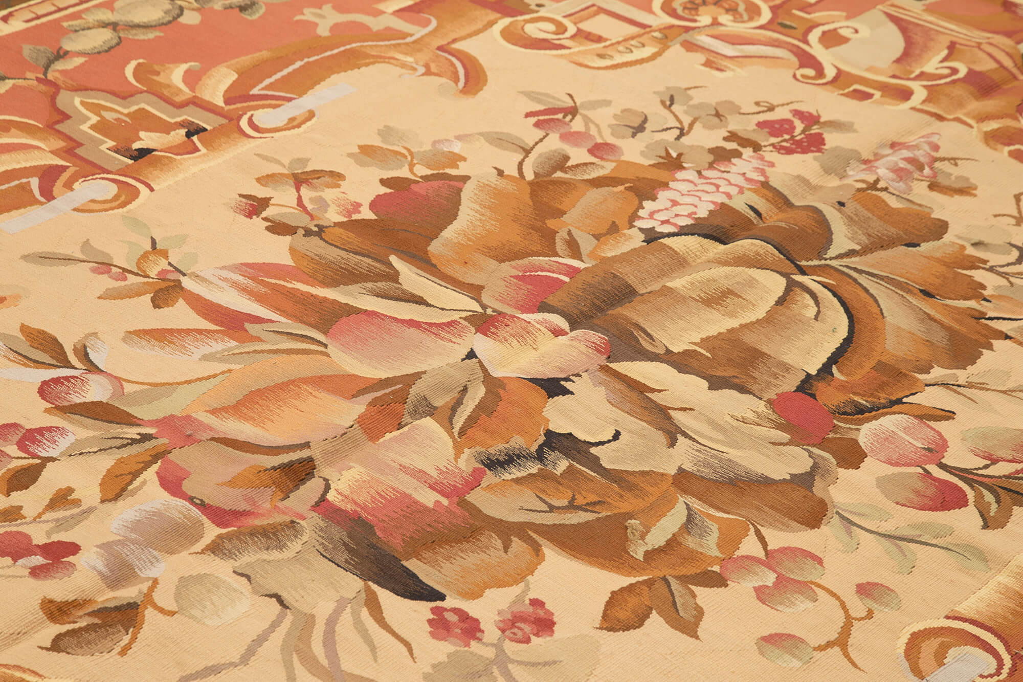 Aubusson Floral Kırmızı Çiçekli Pamuk Yün El Dokuma Halısı 303x331 Agacan