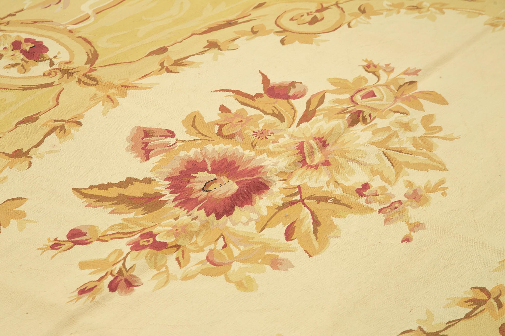 Aubusson Floral Sarı Çiçekli Pamuk Yün El Dokuma Halısı 271x362 Agacan