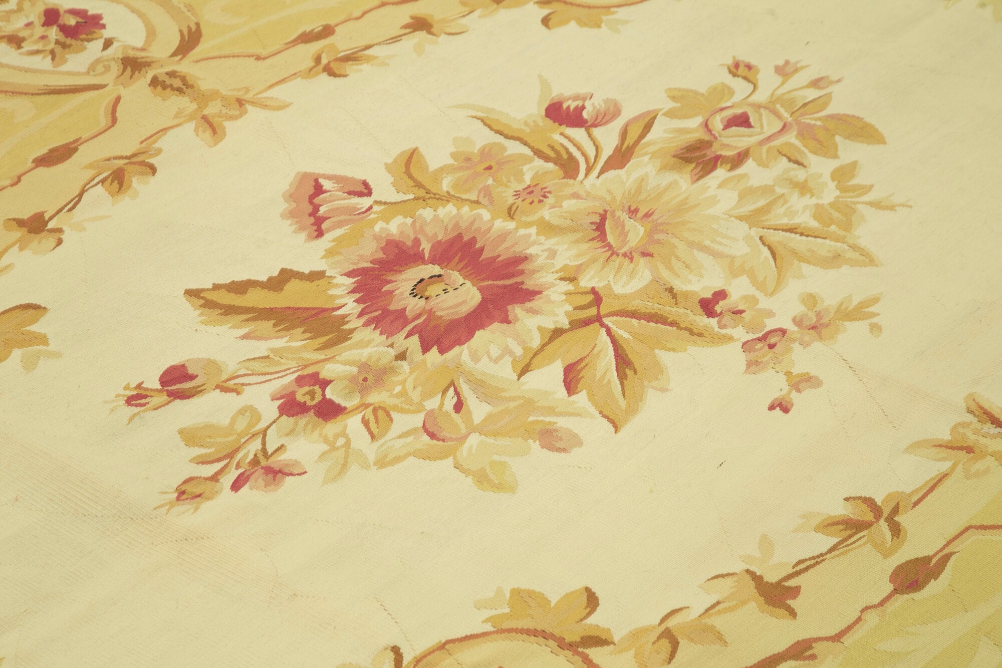 Aubusson Floral Sarı Çiçekli Pamuk Yün El Dokuma Halısı 261x365 Agacan
