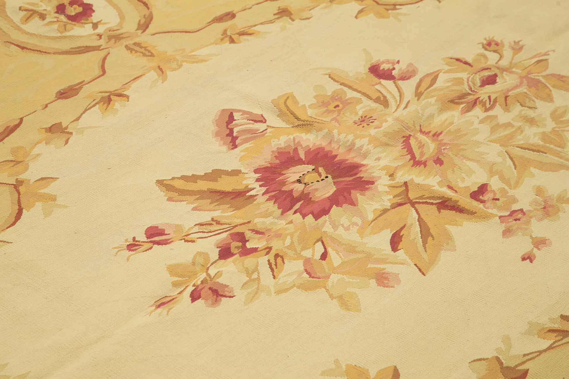 Aubusson Floral Sarı Çiçekli Pamuk Yün El Dokuma Halısı 268x365 Agacan