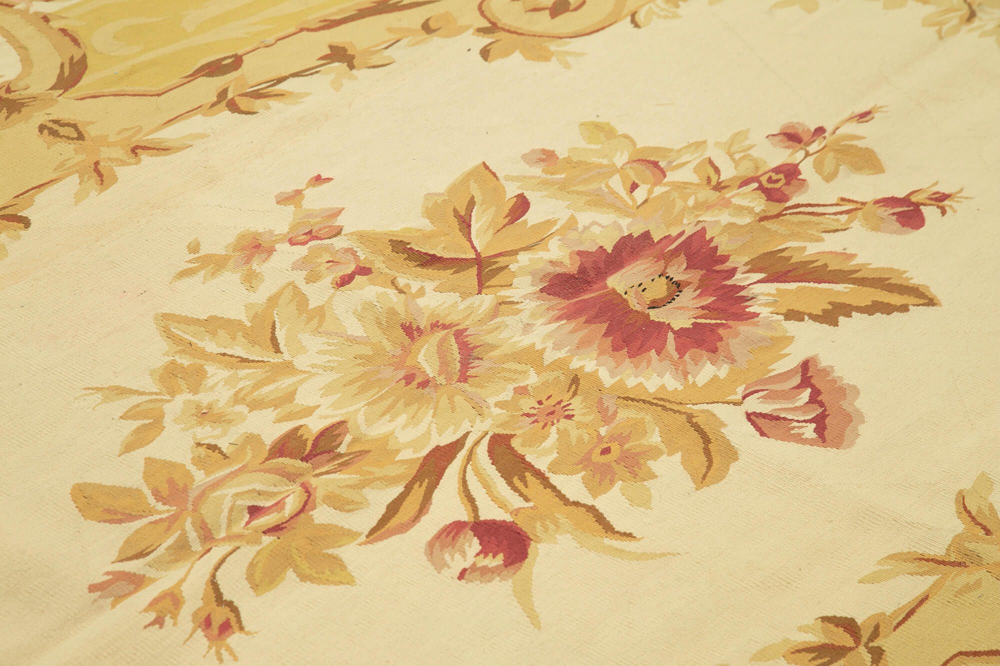 Aubusson Floral Sarı Çiçekli Pamuk Yün El Dokuma Halısı 264x363 Agacan
