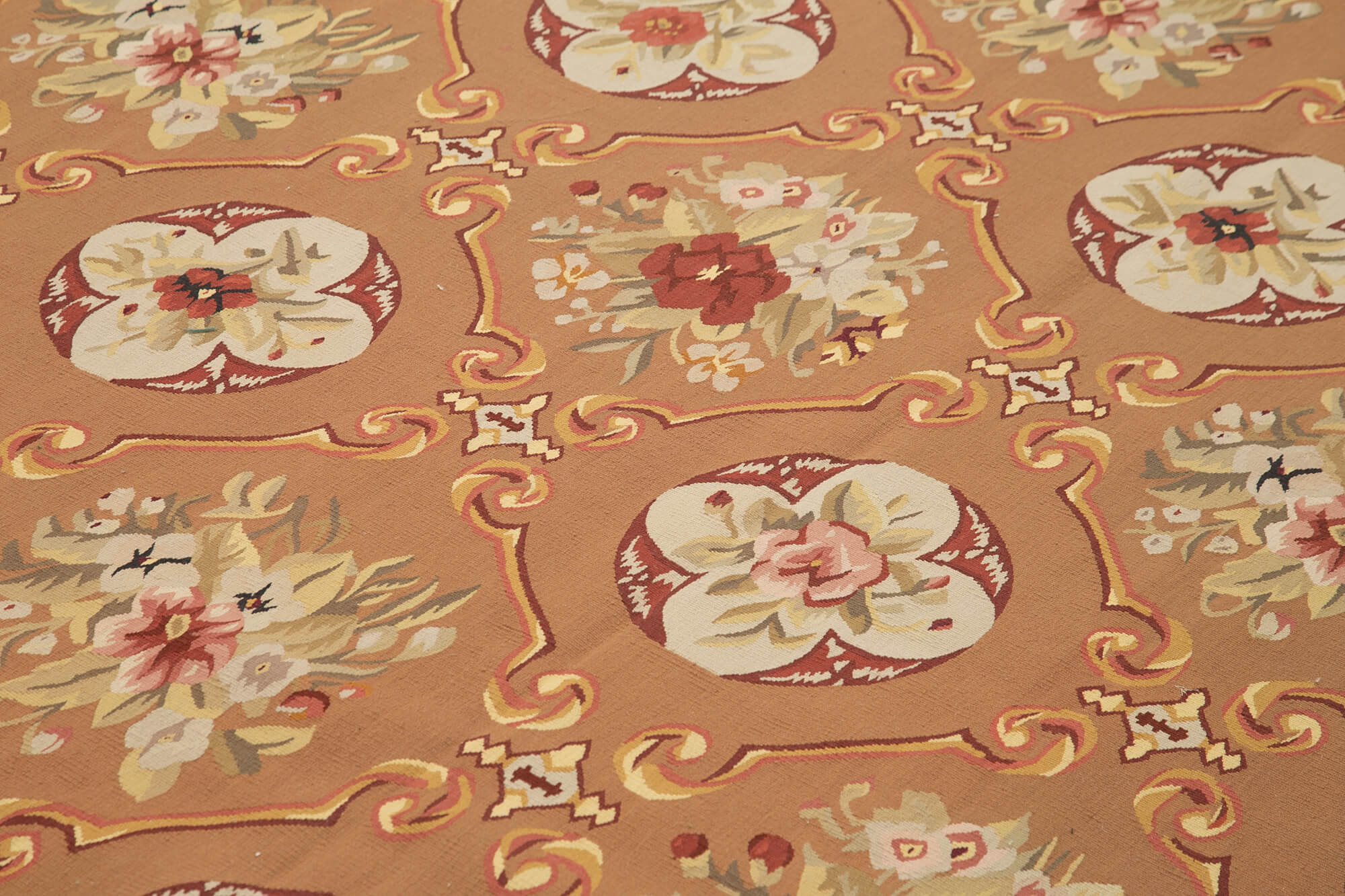 Aubusson Floral Bej Çiçekli Pamuk Yün El Dokuma Halısı 300x430 Agacan